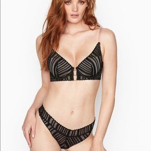 32D MEDIUM Victoria’s Secret black lingerie set